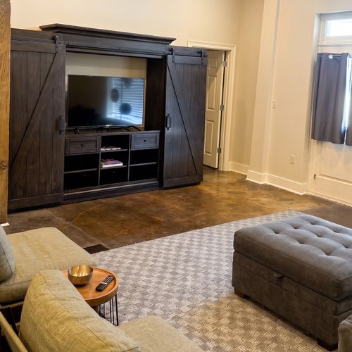 Entertainment area with ample seating