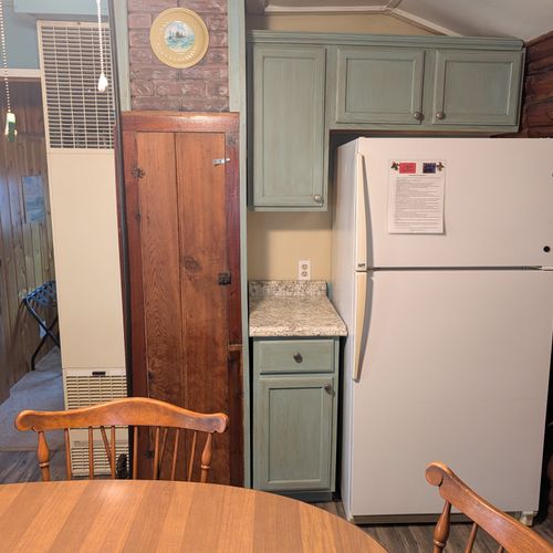 KITCHEN:  Full kitchen with all appliances except for a dishwasher.