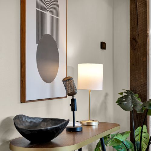 Vintage microphone decor with a nod to the music scene