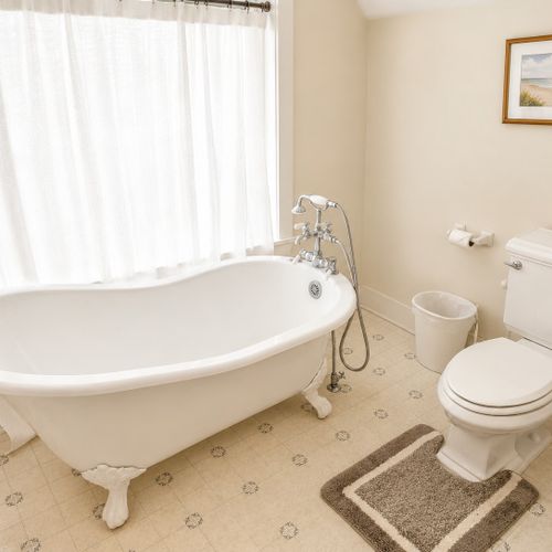 BATHROOM #4 (THIRD FLOOR):  This is a full bathroom for Bedroom #5 (the top floor loft bedroom).