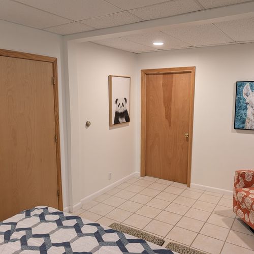 THE BIRCHES BY THE LAKE: Bedroom #1 (first floor)