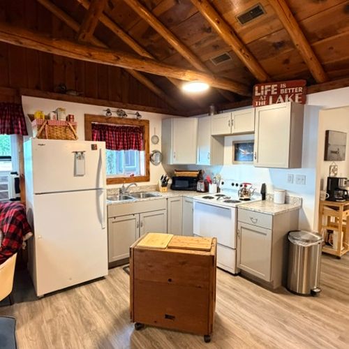 KITCHEN:  The home has a cute kitchen with all appliances except for a dishwasher.