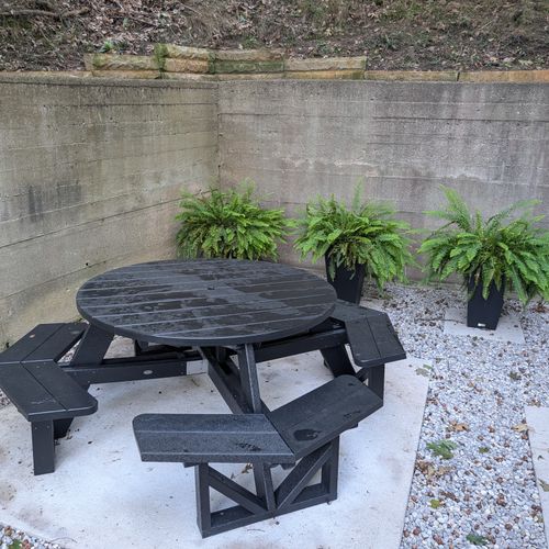 EXTERIOR:  The outdoor dining table at Deer Run