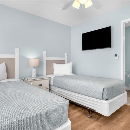 3rd Floor Bedroom with 2 Twins