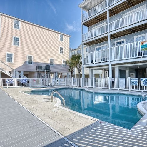 Gorgeous Shared Pool Area
