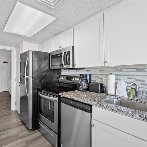 Kitchen has everything you need to prepare meals.