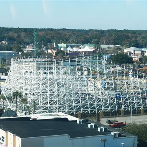 Lots of Local Food and Attractions Nearby!