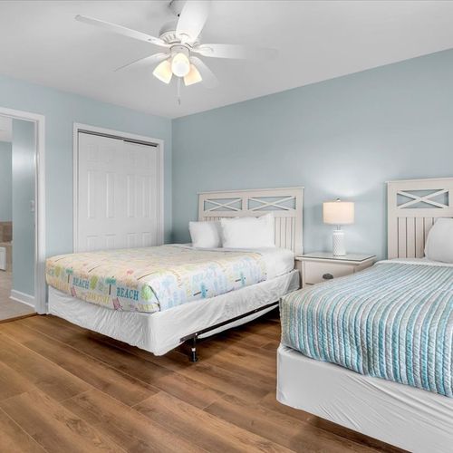 3rd Floor Bedroom with 2 Queens