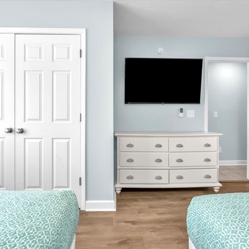 2nd Floor Bedroom with 2 King Beds