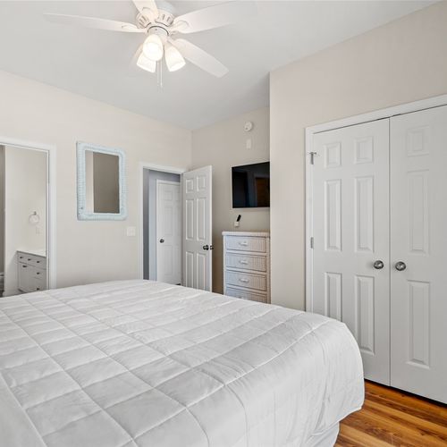 King bed with ensuite and oceanfront view