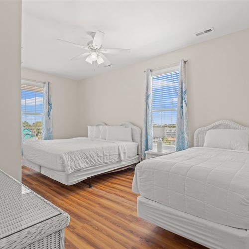 2nd floor bedroom with King and Twin bed, shared bathroom