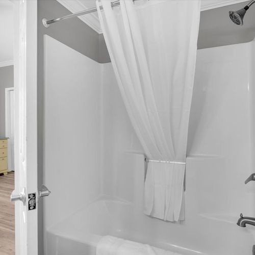 Second Floor Ensuite bathroom