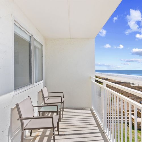 Balcony to enjoy a gorgeous beachfront view