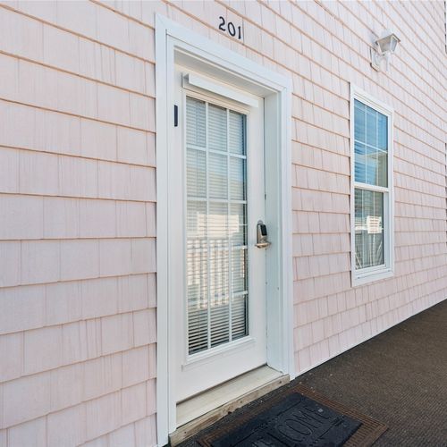 Entrance to this newly renovated 6 Bedroom 5 Bath Property