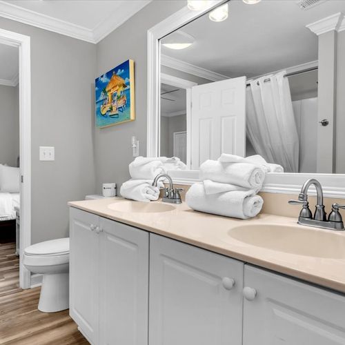 Second floor Ensuite bathroom