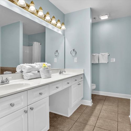 Spacious Full Size Bathroom with/ Extra Counter Space