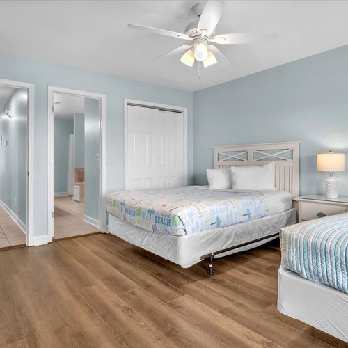 3rd Floor Bedroom with 2 Queens