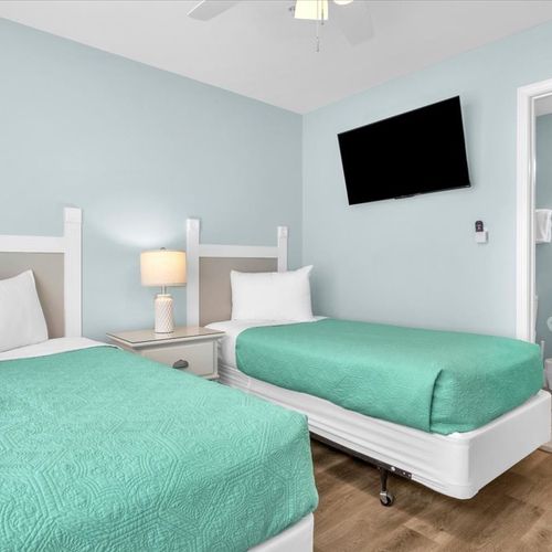 2nd Floor Bedroom with 2 Twin Beds