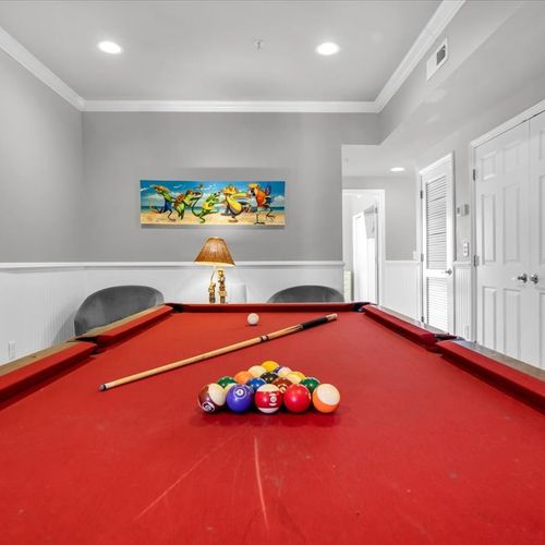 Pool table and Smart Tv