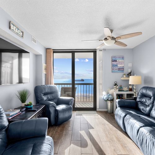 Living Room with view to the Ocean