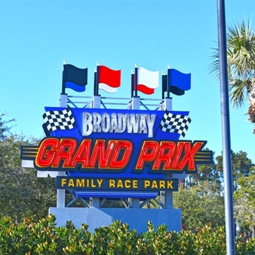 Lots of Local Food and Attractions Nearby!