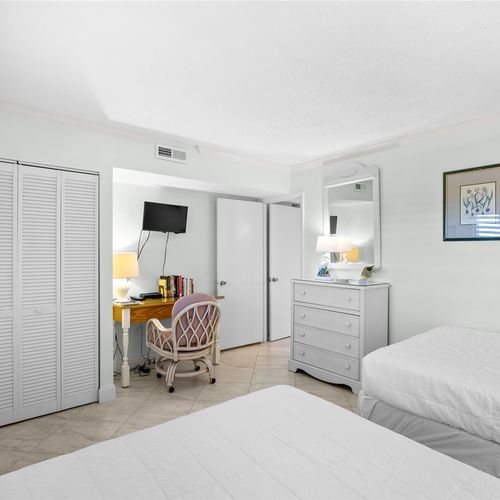 Second Bedroom with Closet and Smart TV