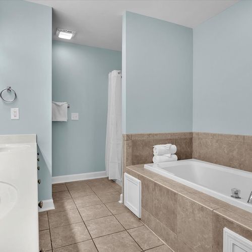 Spacious Full Size Bathroom with/ Separate Shower and Tub
