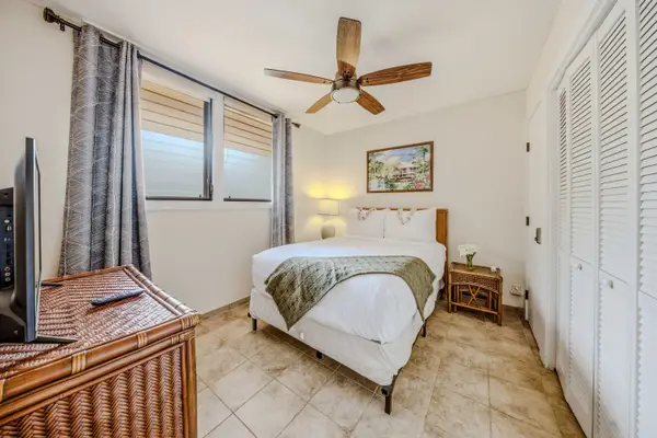 Cozy Secondary Queen-Bedroom For Ultimate Rest And Relaxation