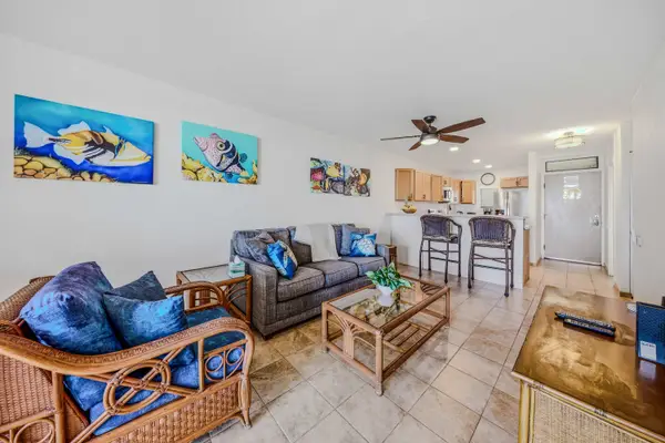 Welcome To Your Spacious Open-Concept Tropical Getaway