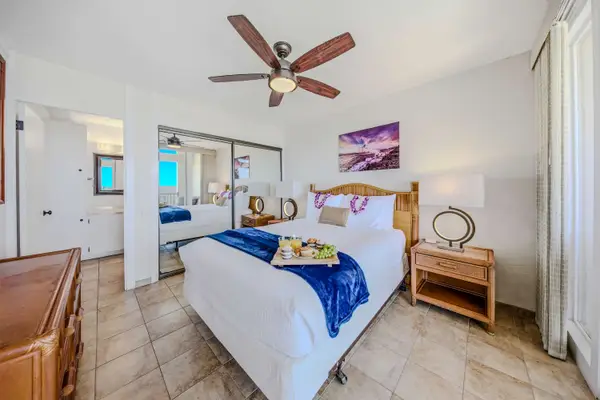 Serene Tropical Oasis Designed For A Perfect Night's Sleep