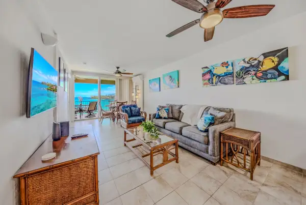 Bright Living Spaces Perfect For Relaxing After The Beach