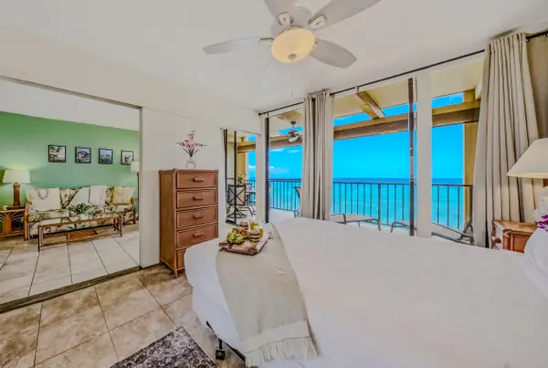 Stunning Ocean Horizon Right From Your Bed