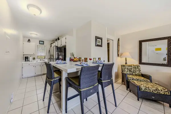 Cozy Dining Nook For Memorable Meals