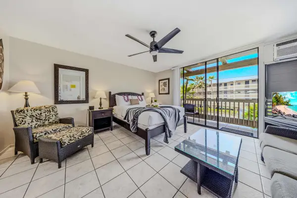 Bright Island Retreat Right At Your Studio Space