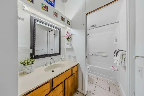 Fresh Modern Bathroom Retreat