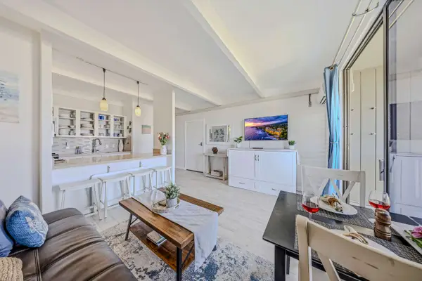 Spacious Living Area For Gathering