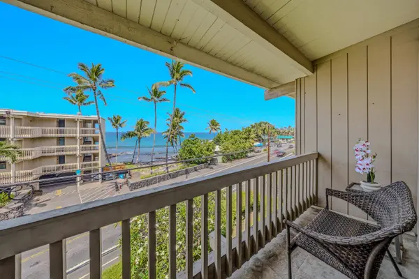 Swaying Palm Trees And Ocean Horizon Views From Your Lanai