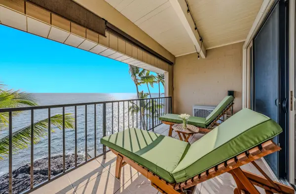 Lounge Above The Ocean Breeze
