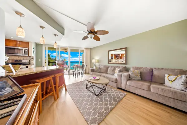 Modern Comfort Meets Island Charm: Spacious Great Room Awaits