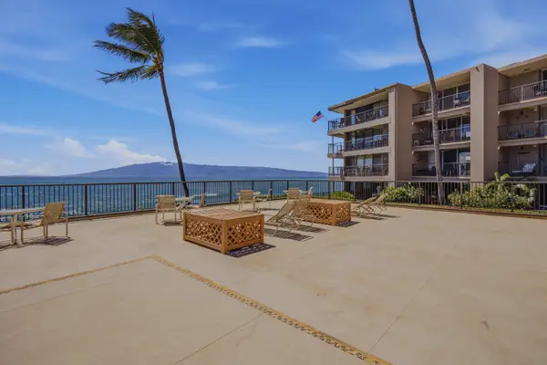 Expansive Sundeck With Panoramic Oceanfront Vistas