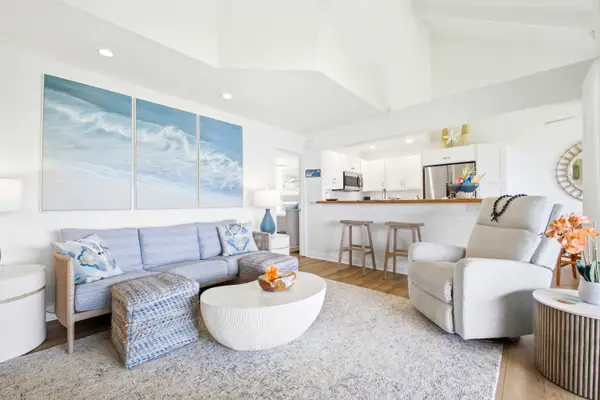 Spacious living room connected to the kitchen