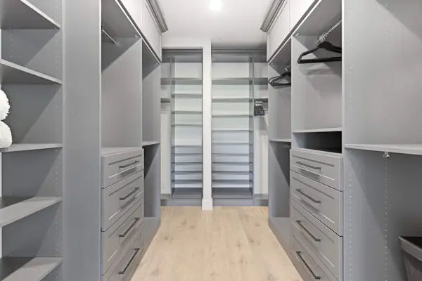 Walk-in closet