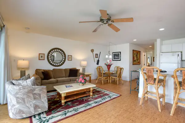 Comfortable Living Room For Gathering
