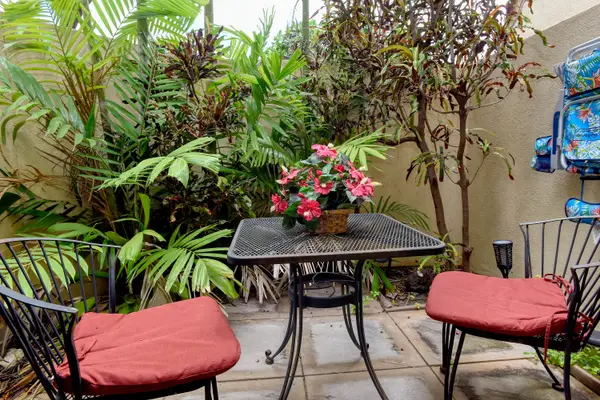 Secluded Garden Porch Retreat