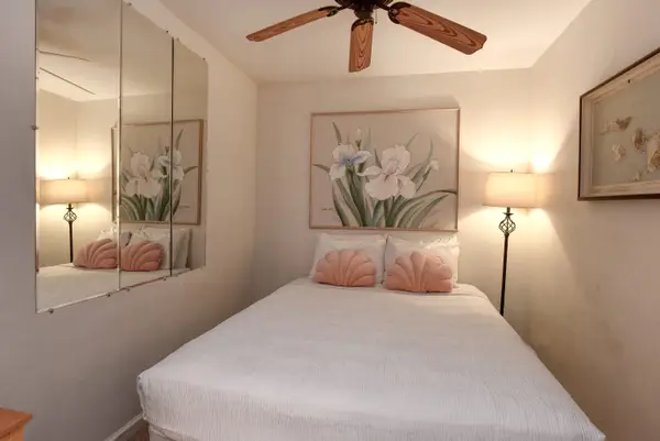 Cozy Guest Bedroom Retreat