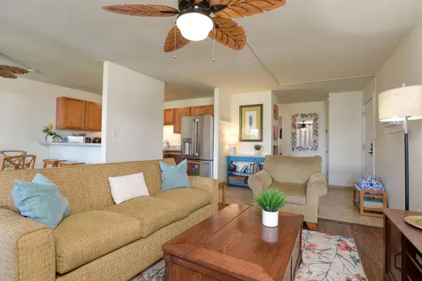 Cozy Living Room Made For Island Getaways