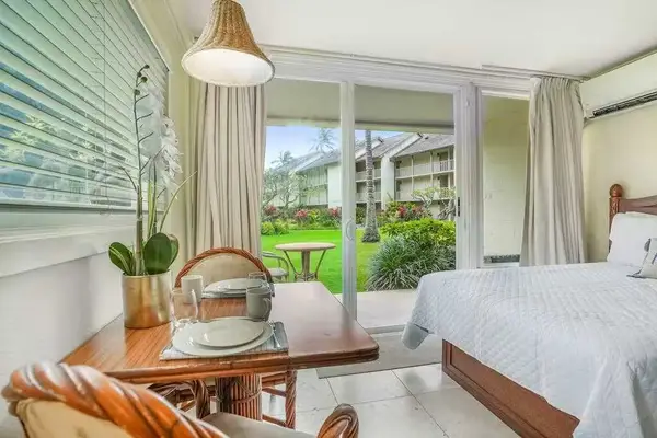 Comfort Meets Island Style