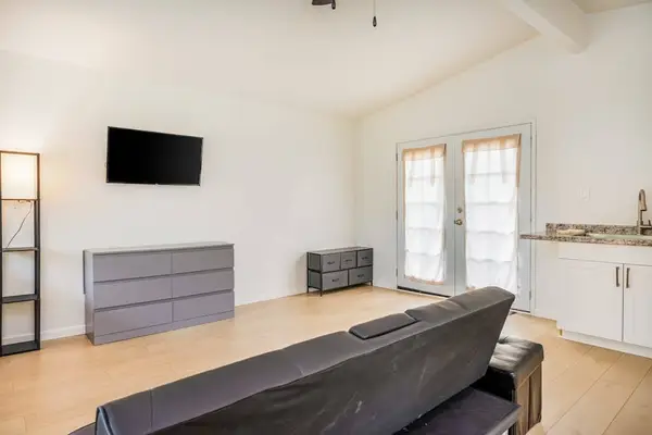 Studio living areaStudio with queen bed and flat screen tv.