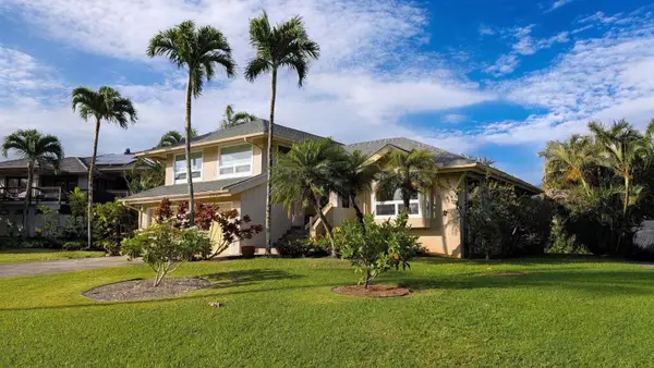 Welcome to your private Island Getaway.  Private parking in your Island Getaway driveway.