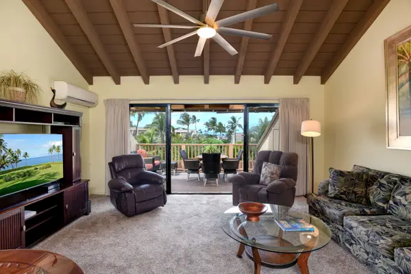 Gather together in this bright living space